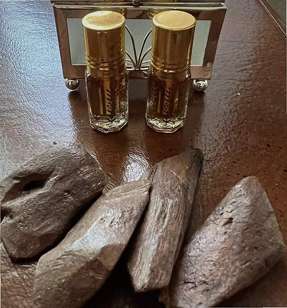2 Bottles OUD WOOD AMBER OIL AND VERY THICK PARFUM Beautiful SMELL 6ml
