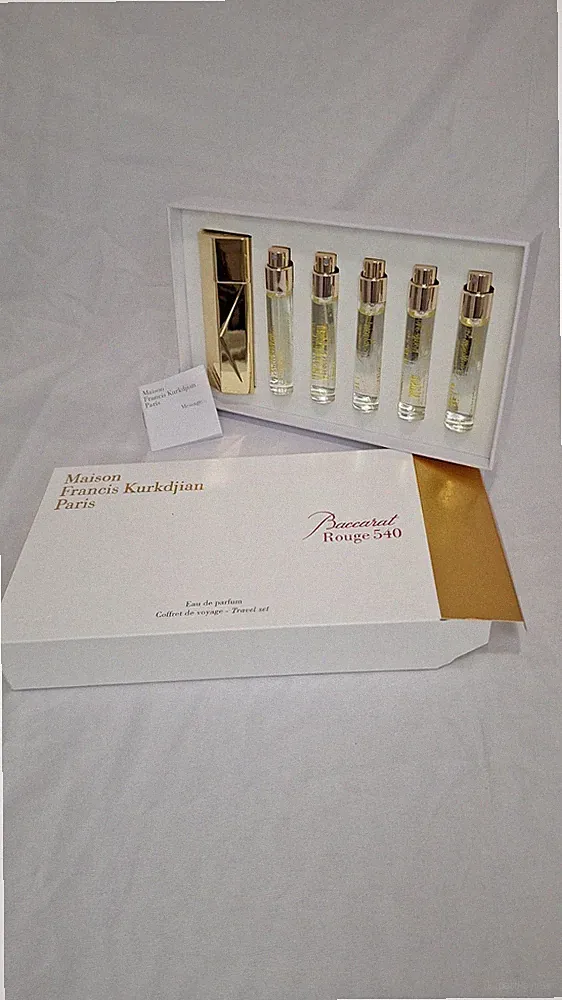 Baccarat Rouge 540 Eau de Parfum Coffret Travel Gift Set, 5 x 0.37 oz